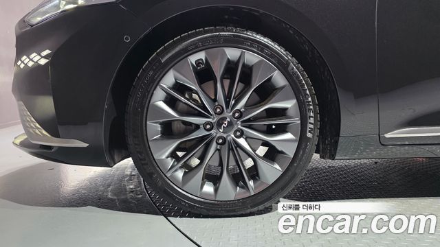 Kia K8 2.5 Gasoline 2WD Signature Special 2023 — фото 5