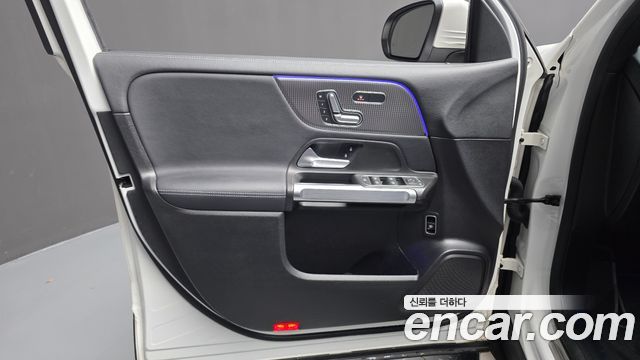 Mercedes-Benz GLB-Class (X247) GLB220 2021 — фото 24