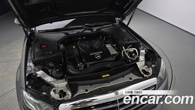 Mercedes-Benz E-Class (W213) E300 4MATIC Exclusive 2018 — фото 6
