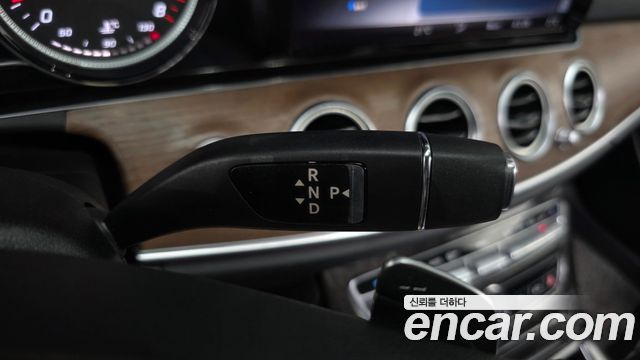 Mercedes-Benz E-Class (W213) E300 4MATIC Exclusive 2018 — фото 9