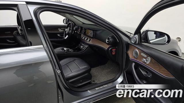 Mercedes-Benz E-Class (W213) E300 4MATIC Exclusive 2018 — фото 11