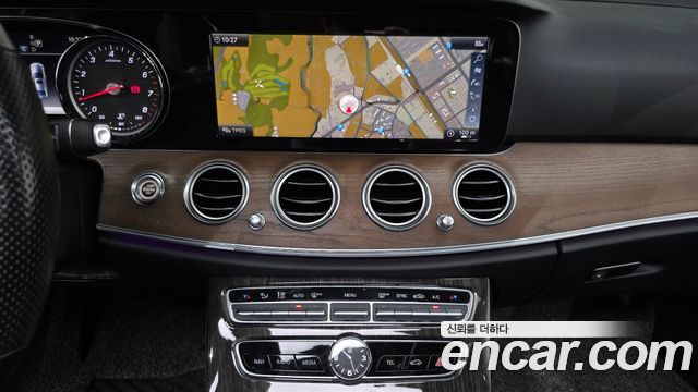 Mercedes-Benz E-Class (W213) E300 4MATIC Exclusive 2018 — фото 14
