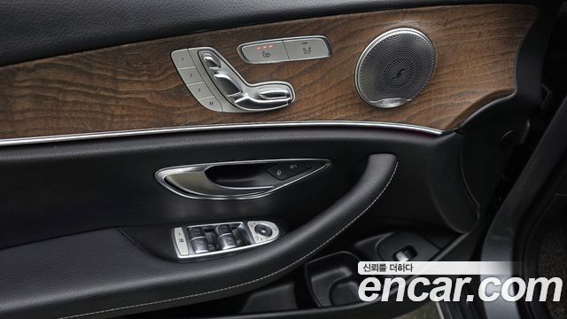 Mercedes-Benz E-Class (W213) E300 4MATIC Exclusive 2018 — фото 17