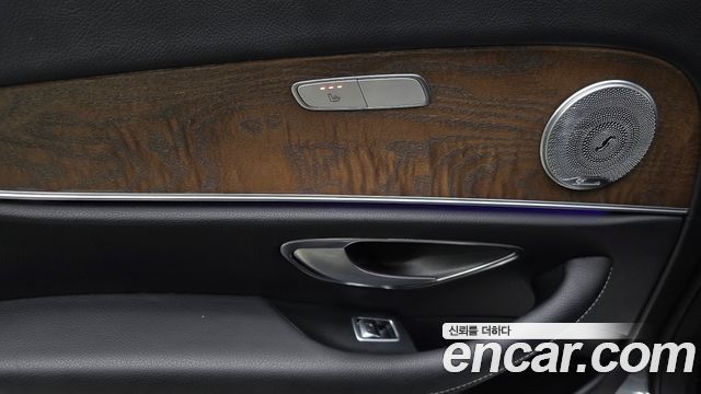 Mercedes-Benz E-Class (W213) E300 4MATIC Exclusive 2018 — фото 19
