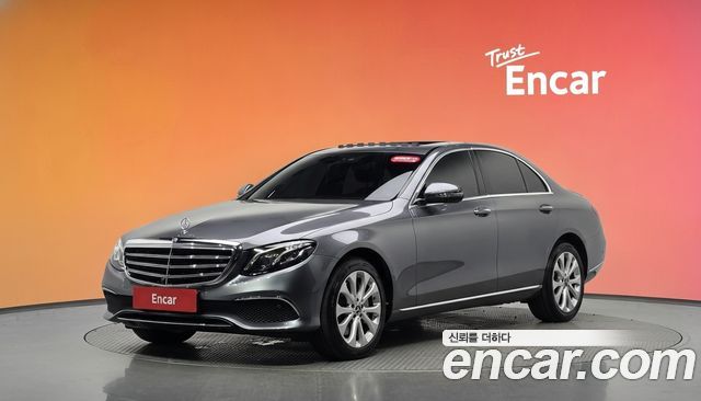 Mercedes-Benz E-Class (W213) E300 4MATIC Exclusive 2018 — фото 1