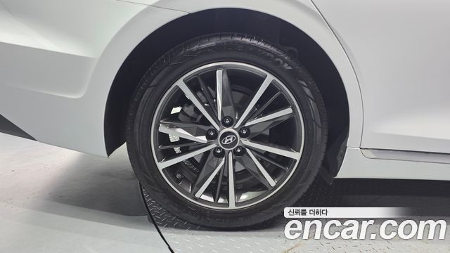 Hyundai Grandeur (IG) 2.5 Le Blanc 2023 — фото 5