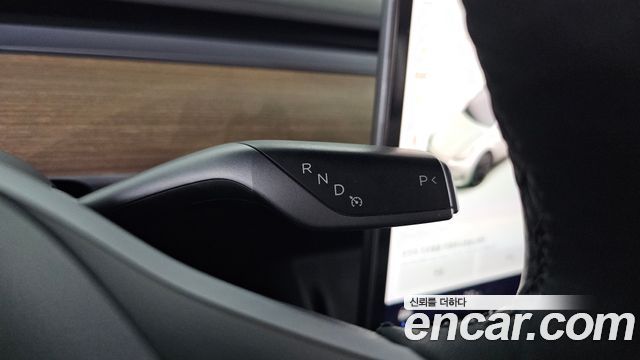 Tesla Model Y Long Range AWD 2021 — фото 9