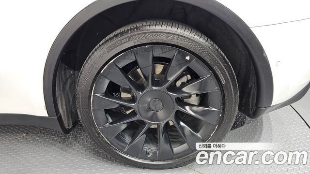Tesla Model Y Long Range AWD 2021 — фото 21