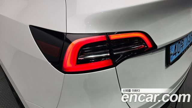 Tesla Model Y Long Range AWD 2021 — фото 23