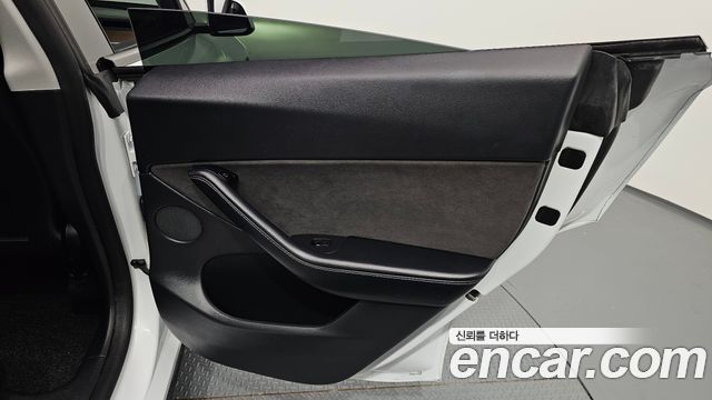 Tesla Model Y Long Range AWD 2021 — фото 25