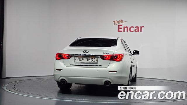 Infiniti Q50 3.5 Hybrid Hi-Tech 2015 — фото 4