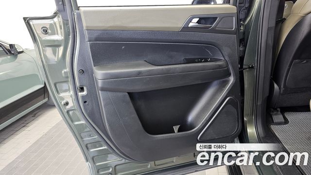 KG Mobility (SsangYong) Rexton Sports Khan Diesel 2.2 4WD Culman Noblesse 2024 — фото 25