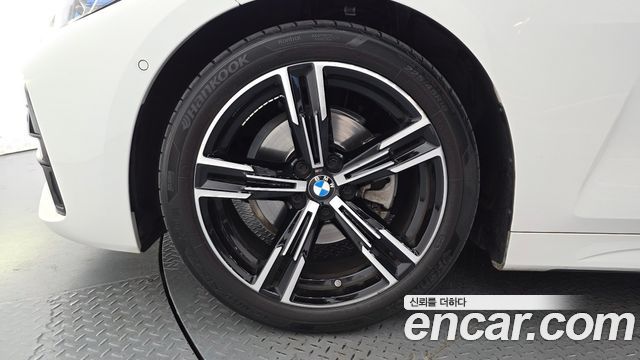BMW 4 Series (G22) 420i M Sport Convertible 2022 — фото 5
