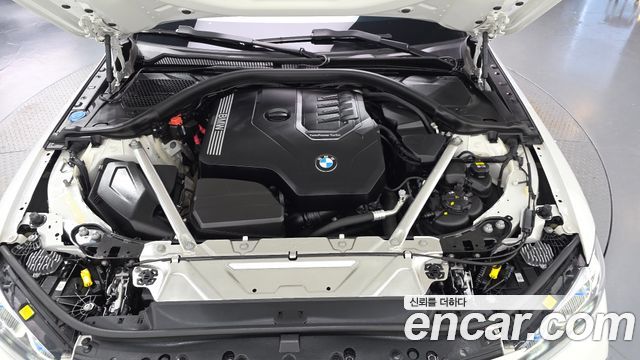 BMW 4 Series (G22) 420i M Sport Convertible 2022 — фото 6