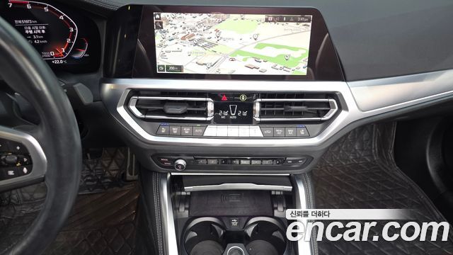 BMW 4 Series (G22) 420i M Sport Convertible 2022 — фото 17