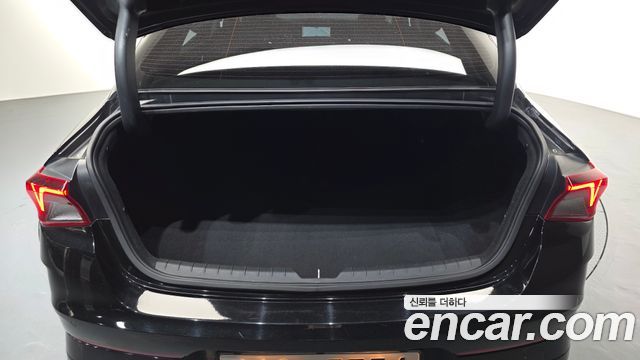 Kia K5 (III) 2.0 Signature 2023 — фото 17