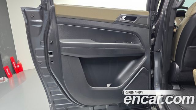 KG Mobility (SsangYong) Rexton Sports Khan Diesel 2.2 4WD Prestige 2024 — фото 31