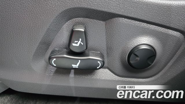 KG Mobility (SsangYong) Rexton Sports Khan Diesel 2.2 4WD Prestige 2024 — фото 34