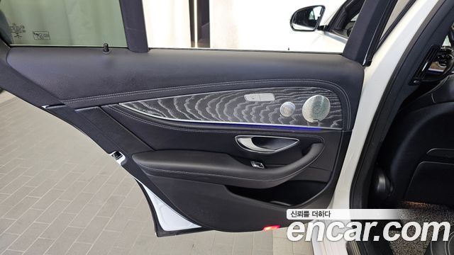 Mercedes-Benz E-Class (W213) E350 4MATIC AMG Line 2022 — фото 25