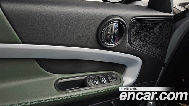MINI Cooper Countryman Untamed Edition 2nd Gen 2023 — фото 39