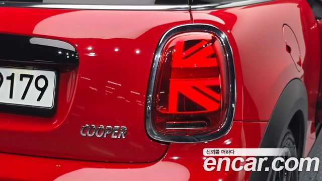 MINI Cooper Classic Third Generation 2024 — фото 23
