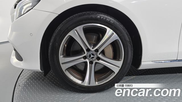 Mercedes-Benz E-Class (W213) E300 Avantgarde 2019 — фото 5