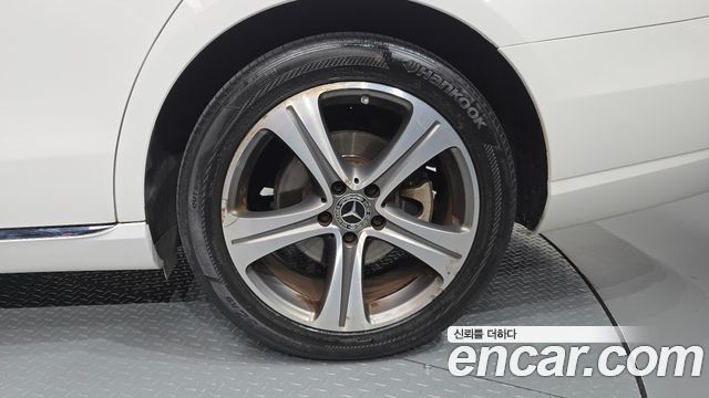 Mercedes-Benz E-Class (W213) E300 Avantgarde 2019 — фото 21