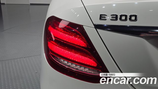 Mercedes-Benz E-Class (W213) E300 Avantgarde 2019 — фото 23