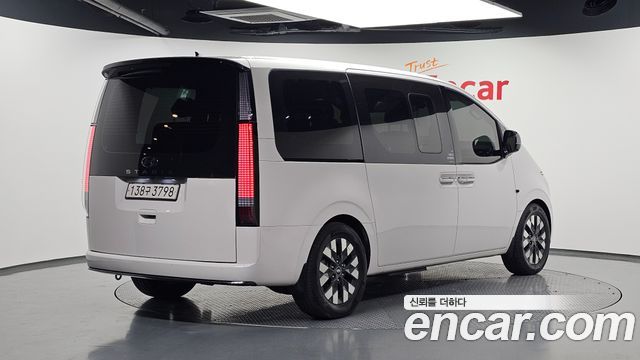 Hyundai Staria L3.5 Lounge 9-Seater Mobility 2023 — фото 2