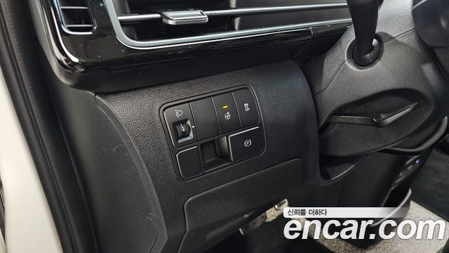 Hyundai Staria L3.5 Lounge 9-Seater Mobility 2023 — фото 17