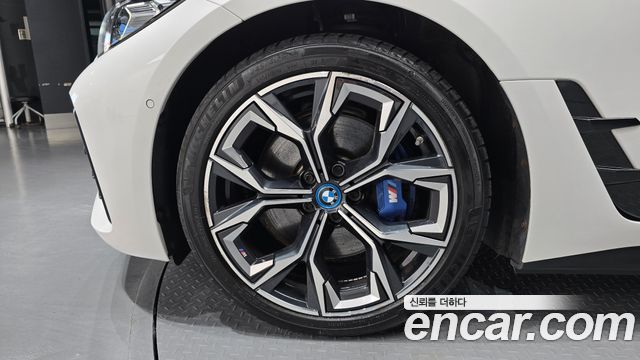BMW i4 eDrive40 M Sports Pro 2024 — фото 5