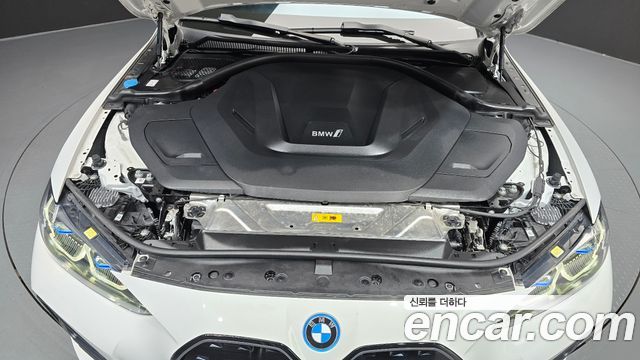 BMW i4 eDrive40 M Sports Pro 2024 — фото 6