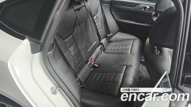 BMW i4 eDrive40 M Sports Pro 2024 — фото 11