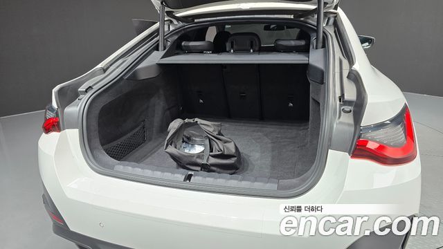 BMW i4 eDrive40 M Sports Pro 2024 — фото 19