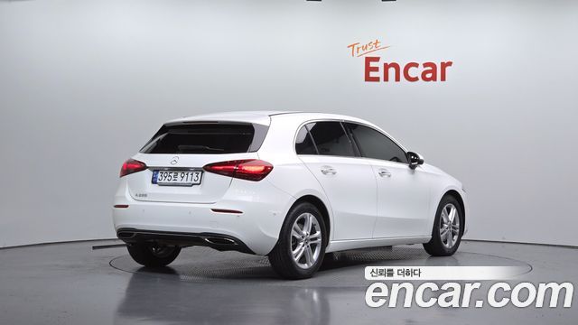 Mercedes-Benz A-Class (W177) A220 Hatchback 2024 — фото 2