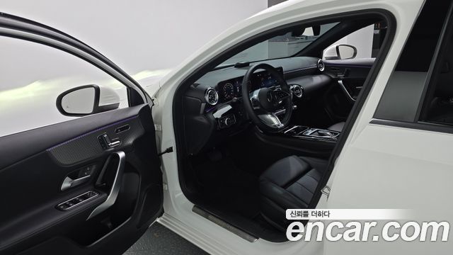 Mercedes-Benz A-Class (W177) A220 Hatchback 2024 — фото 10