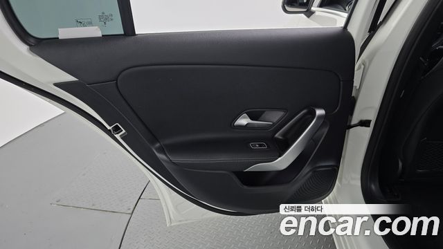 Mercedes-Benz A-Class (W177) A220 Hatchback 2024 — фото 25