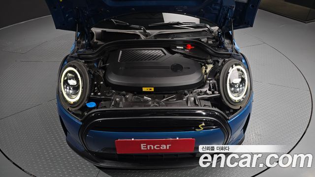 MINI Cooper Electric SE Electric 3rd 2024 — фото 6