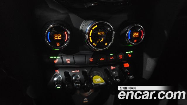 MINI Cooper Electric SE Electric 3rd 2024 — фото 17