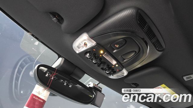 MINI Cooper Electric SE Electric 3rd 2024 — фото 19