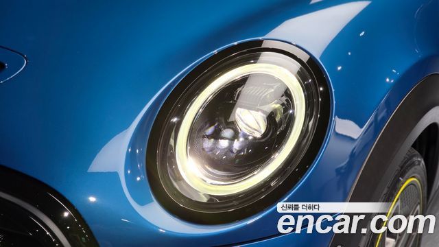 MINI Cooper Electric SE Electric 3rd 2024 — фото 22