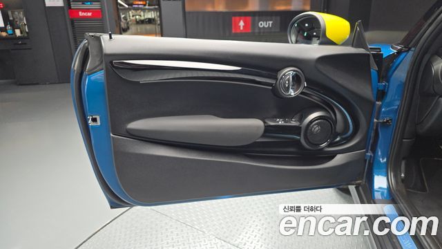 MINI Cooper Electric SE Electric 3rd 2024 — фото 24