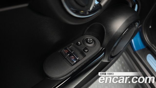MINI Cooper Electric SE Electric 3rd 2024 — фото 28