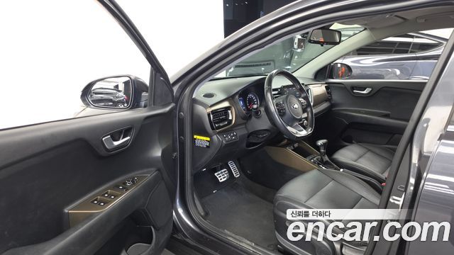 Kia Stonic Diesel 1.6 Prestige 2018 — фото 10