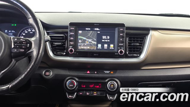Kia Stonic Diesel 1.6 Prestige 2018 — фото 14
