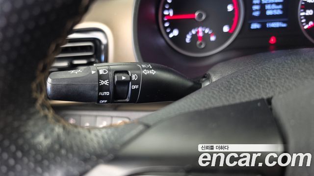 Kia Stonic Diesel 1.6 Prestige 2018 — фото 20