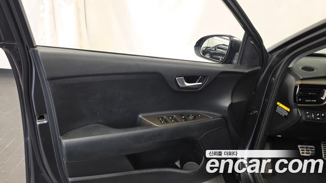 Kia Stonic Diesel 1.6 Prestige 2018 — фото 24