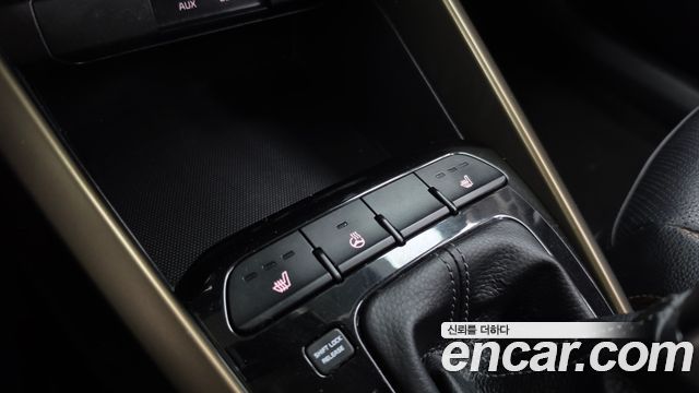 Kia Stonic Diesel 1.6 Prestige 2018 — фото 29