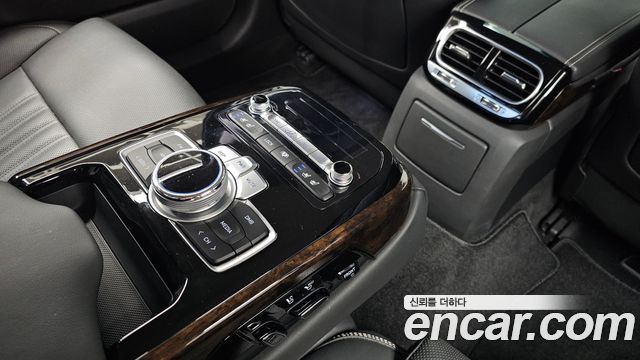 Genesis G90 3.3 T AWD Premium Luxury 2019 — фото 23