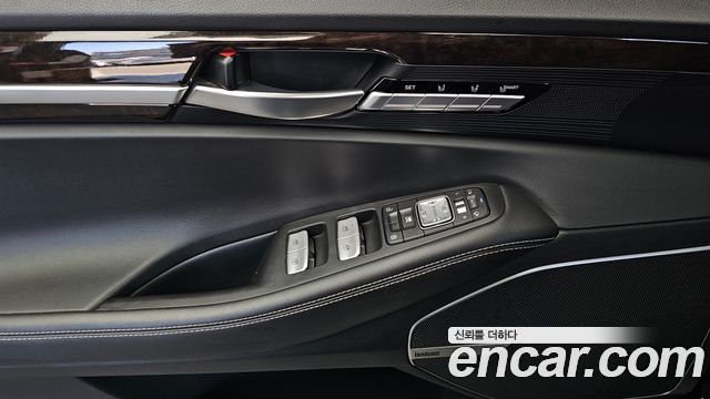 Genesis G90 3.3 T AWD Premium Luxury 2019 — фото 34
